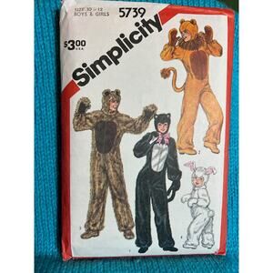 Simplicity sewing pattern  5739 kids cat bunny lion  bear costume